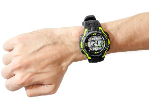 Wielofunkcyjny Zegarek Cyfrowy XONIX - Wodoszczelny 100m - Męski i Dla Chłopaka - Data i Czas Dla 24 Stref Czasowych, 8 Alarmów, Stoper 15 Międzyczasów, Timer 3 Interwały - ZIELONY