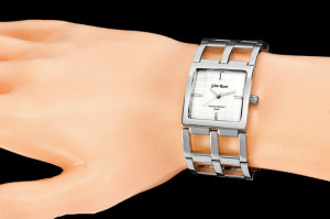 Symetryczne Kwadraty - Solidny Damski Zegarek Gino Rossi Z Motywem Kwadratów Na Bransolecie I Na Tarczy – Idealny Do Nowoczesnych Stylizacji