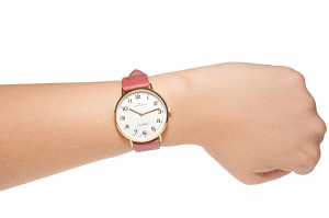 Zegarek Damski Jordan Kerr o Klasycznym, Tradycyjnym Wyglądzie - Skórzany Brązowy Pasek - Nieduża Czytelna Tarcza Ze Złotymi Indeksami