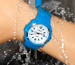 Uniwersalny Zegarek Sportowy XONIX WR100M Z Podświetleniem - Niebieski