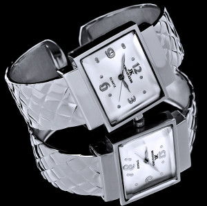 Pikowana Bransoleta – Damski Zegarek Jordan Kerr Na Bransolecie Typu „Klips” O Pikowanej Fakturze Z Prostokątną Tarczą - Silver