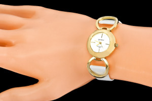 Mały Elegancki Damski Zegarek Gino Rossi Na Skórzanym Pasku – Minimalistyczna Okrągła Koperta 