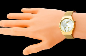 Awangardowy Damski Zegarek Gino Rossi Z Minimalistyczną Kopertą Na Metalowym Pasku