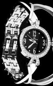 Mały Wysmakowany Damski Zegarek JORDAN KERR Na Subtelnej Bransolecie Z Tarczą Otoczoną Kryształkami Swarovskiego