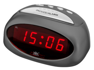 Kompaktowy Budzik Xonix Zasilany Sieciowo - Czytelny Czerwony Wyświetlacz - Alarm z Funkcją Drzemki
