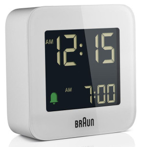 Mały Podróżny Budzik Braun z Elektronicznym Wyświetlaczem - Narastający Dźwięk Alarmu + Funkcja Dobudzania (Snooze) - Podświetlenie - Tylko 5,8cm Szerokości - BIAŁY