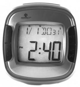 Cyfrowy Zegarek Budzik Na Baterie PERFECT - Niebieskie Podświetlenie Wyświetlacza - Alarm z Funkcją Drzemki (Snooze) - Datownik